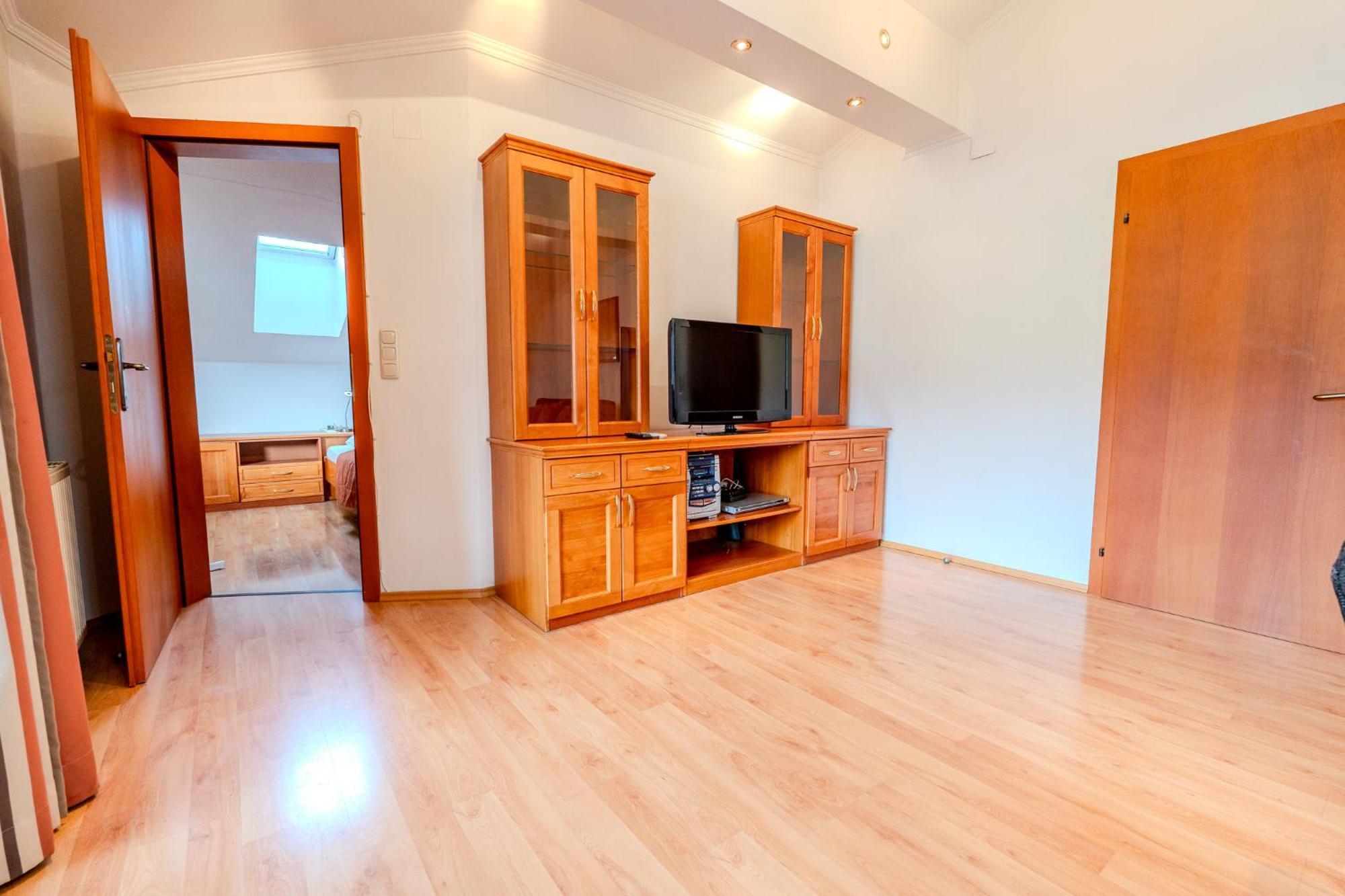 Whats-App Self-Check-In - Gansl Apartment *