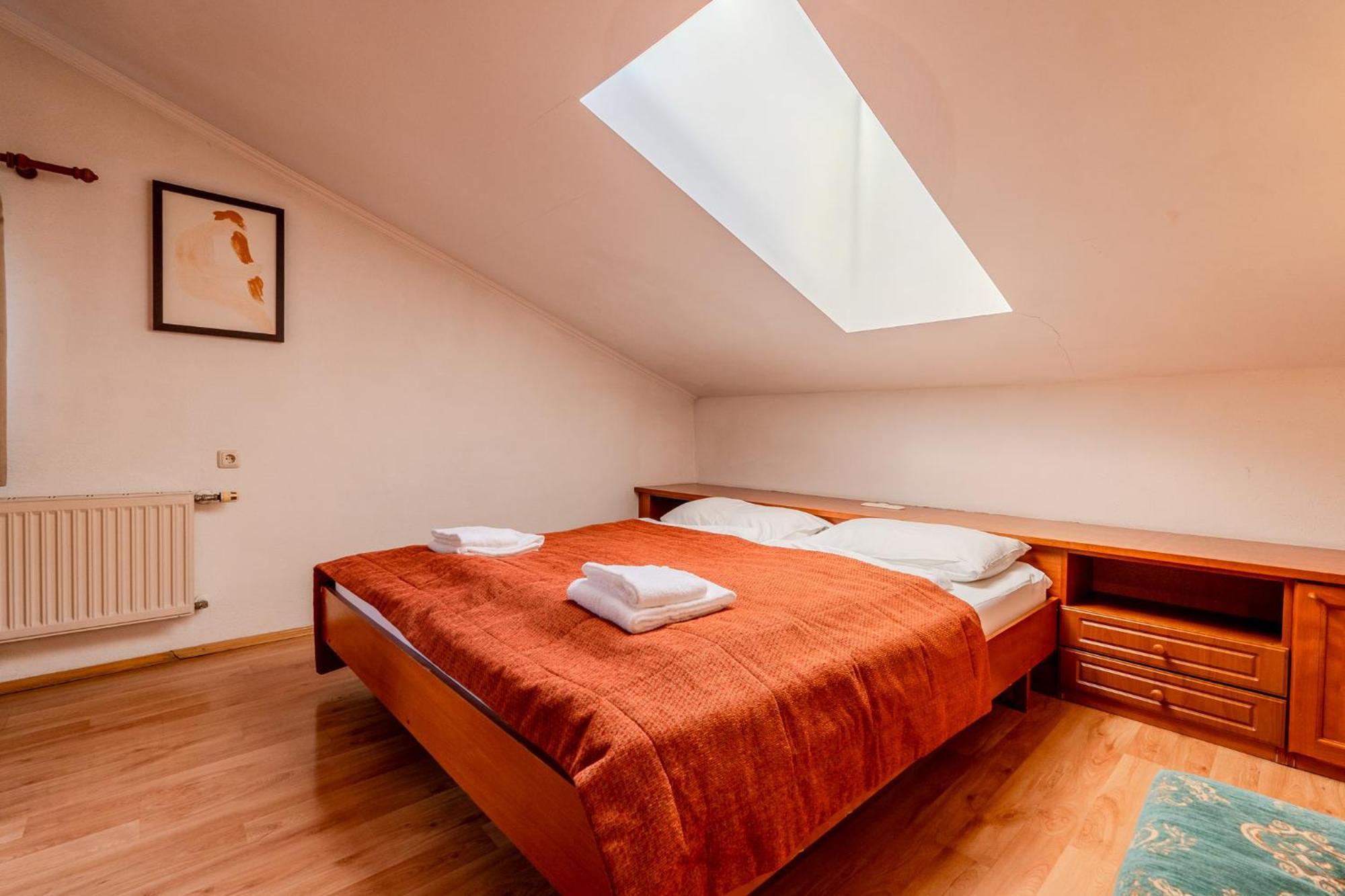 Whats-App Self-Check-In - Gansl Apartment